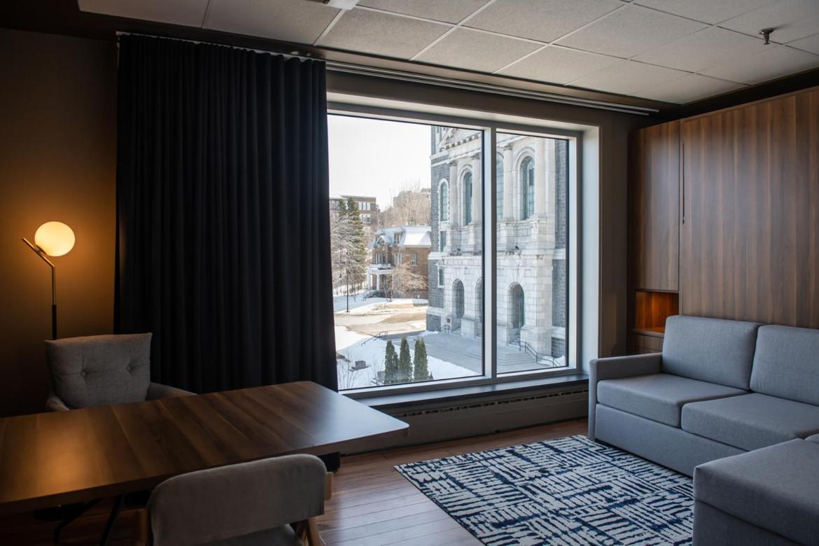 Hotel Chicoutimi, Affilie A Hyvi Buitenkant foto